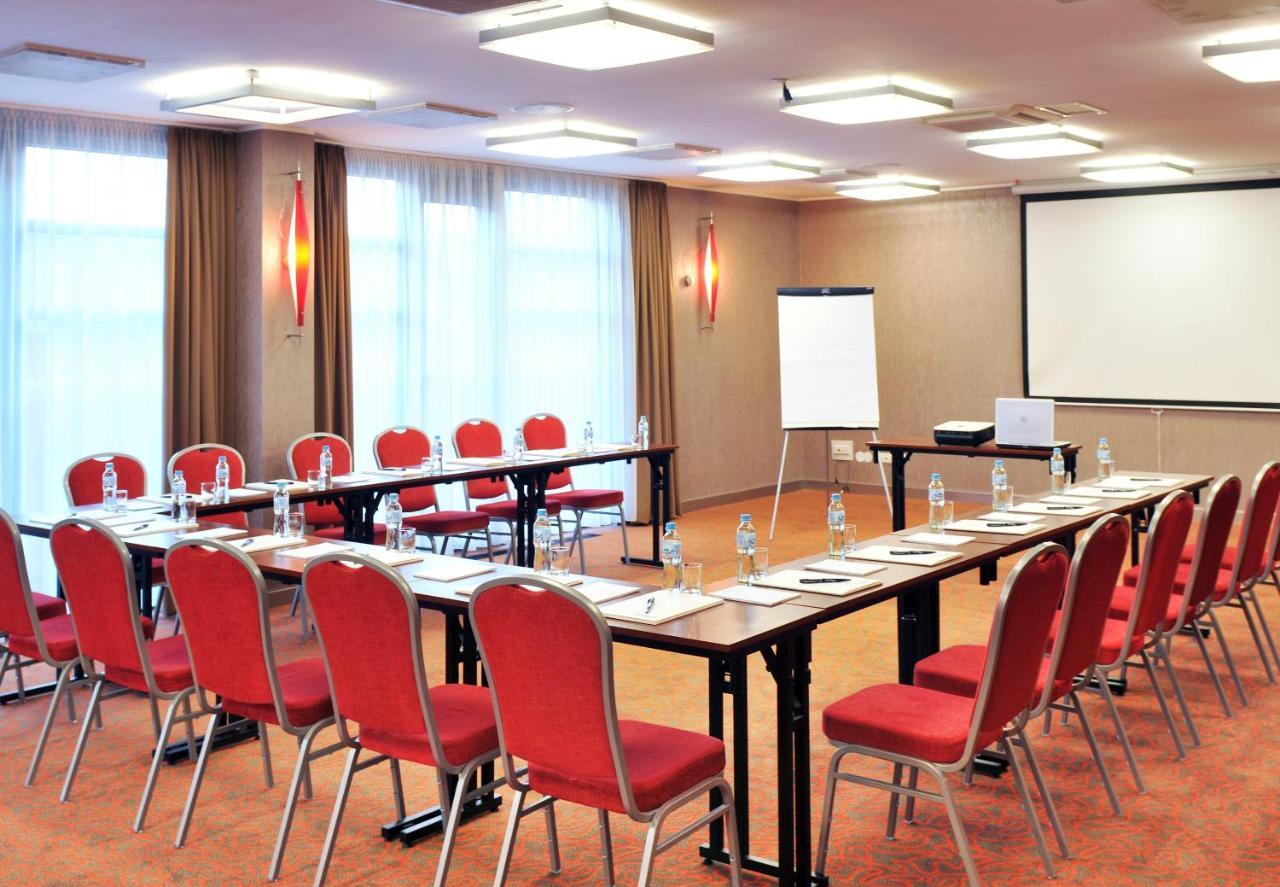 Centrum Wypoczynkowo-Konferencyjne Solaris Łazy 외부 사진